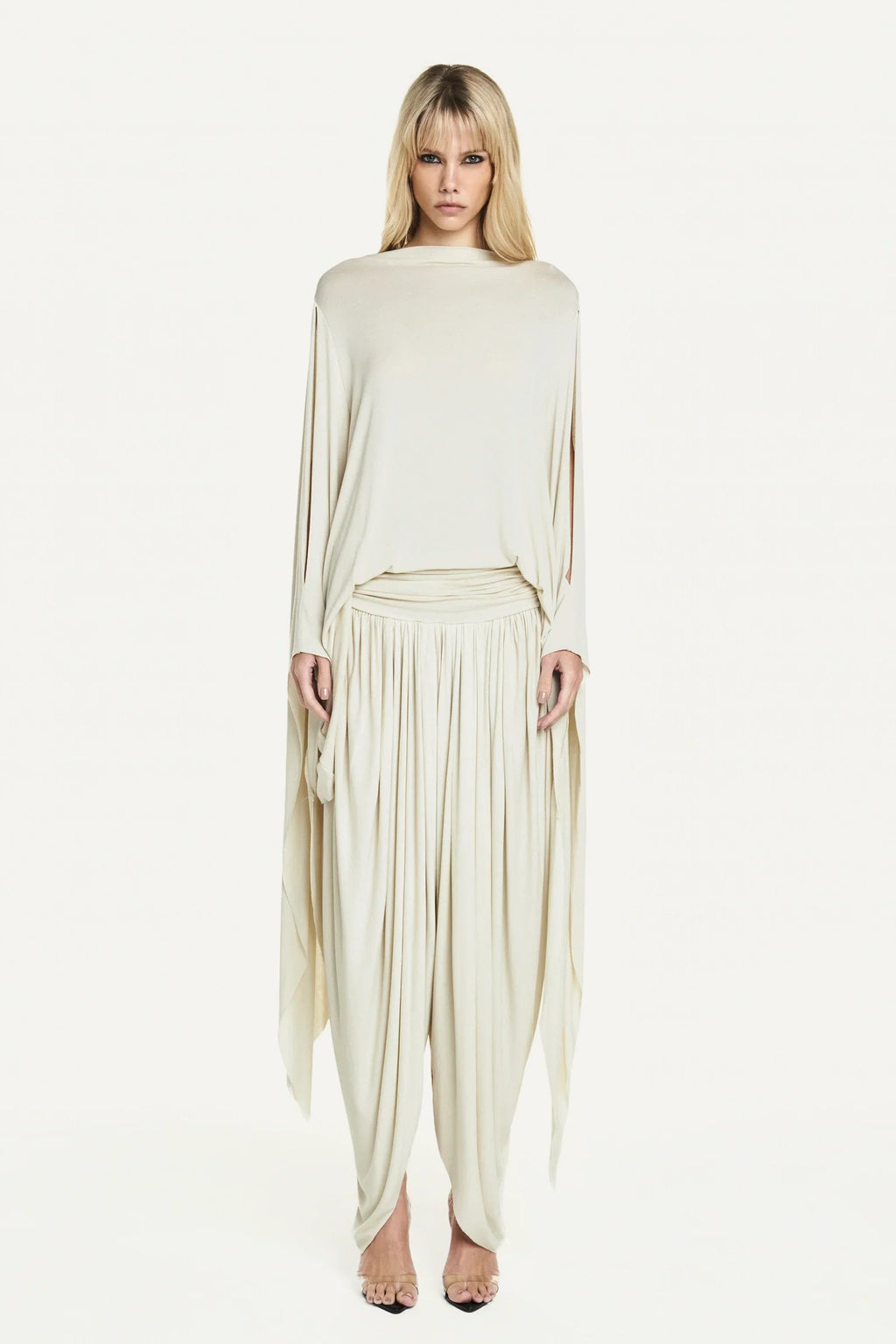 Top Ample Beige à Manches Asymétriques