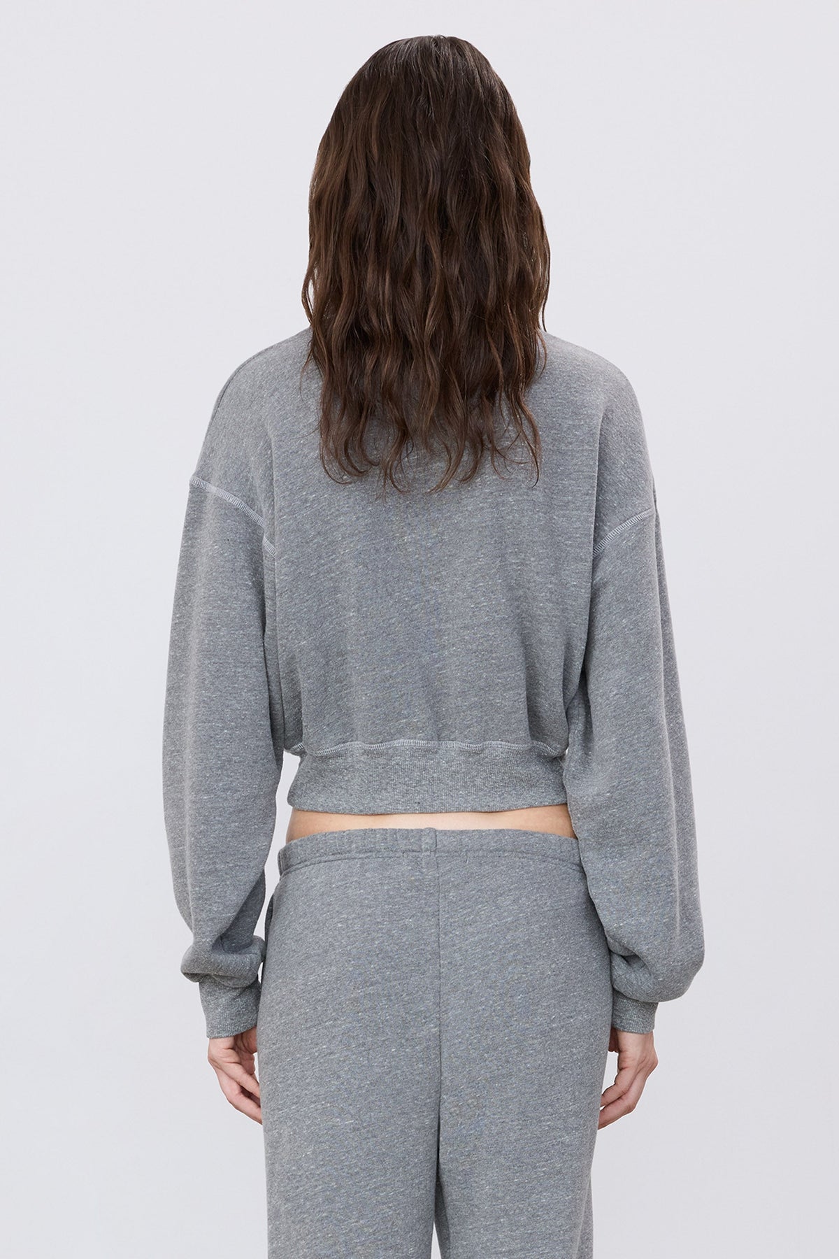 Sweatshirt Cropped Half-Zip Dark Heather Grey, détail – Éterne