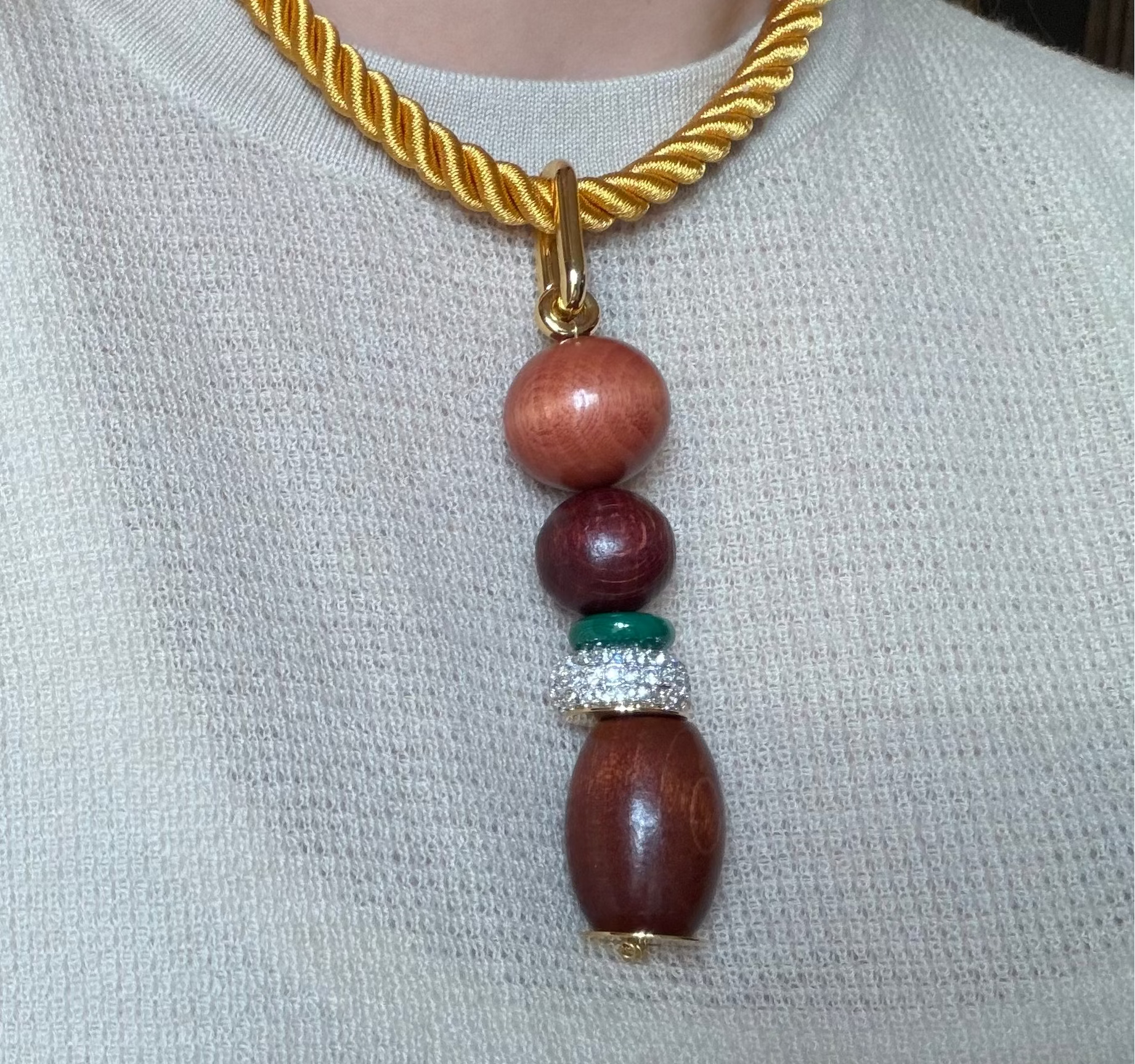 Collier – Cordon Doré & Pendentif 5 Charms