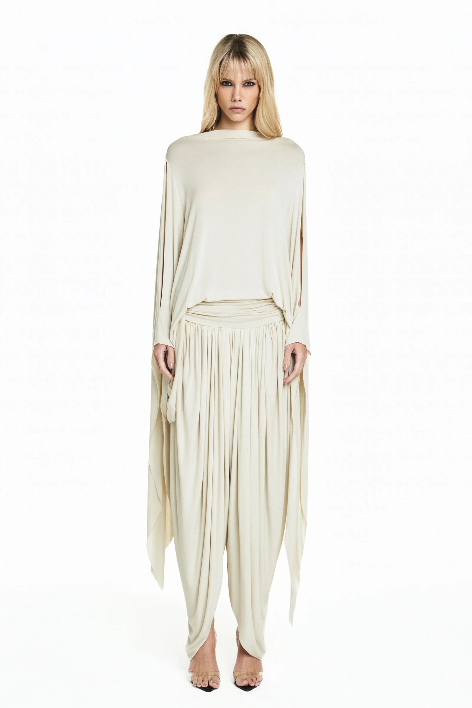 Top Ample Beige à Manches Asymétriques