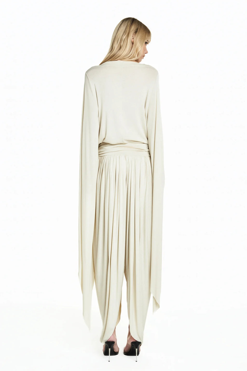 Top Ample Beige à Manches Asymétriques