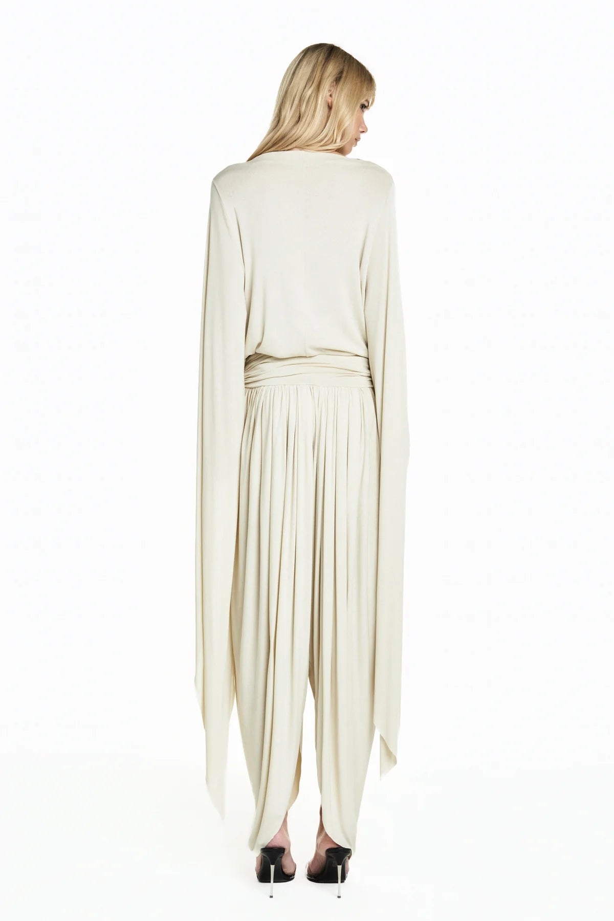 Top Ample Beige à Manches Asymétriques
