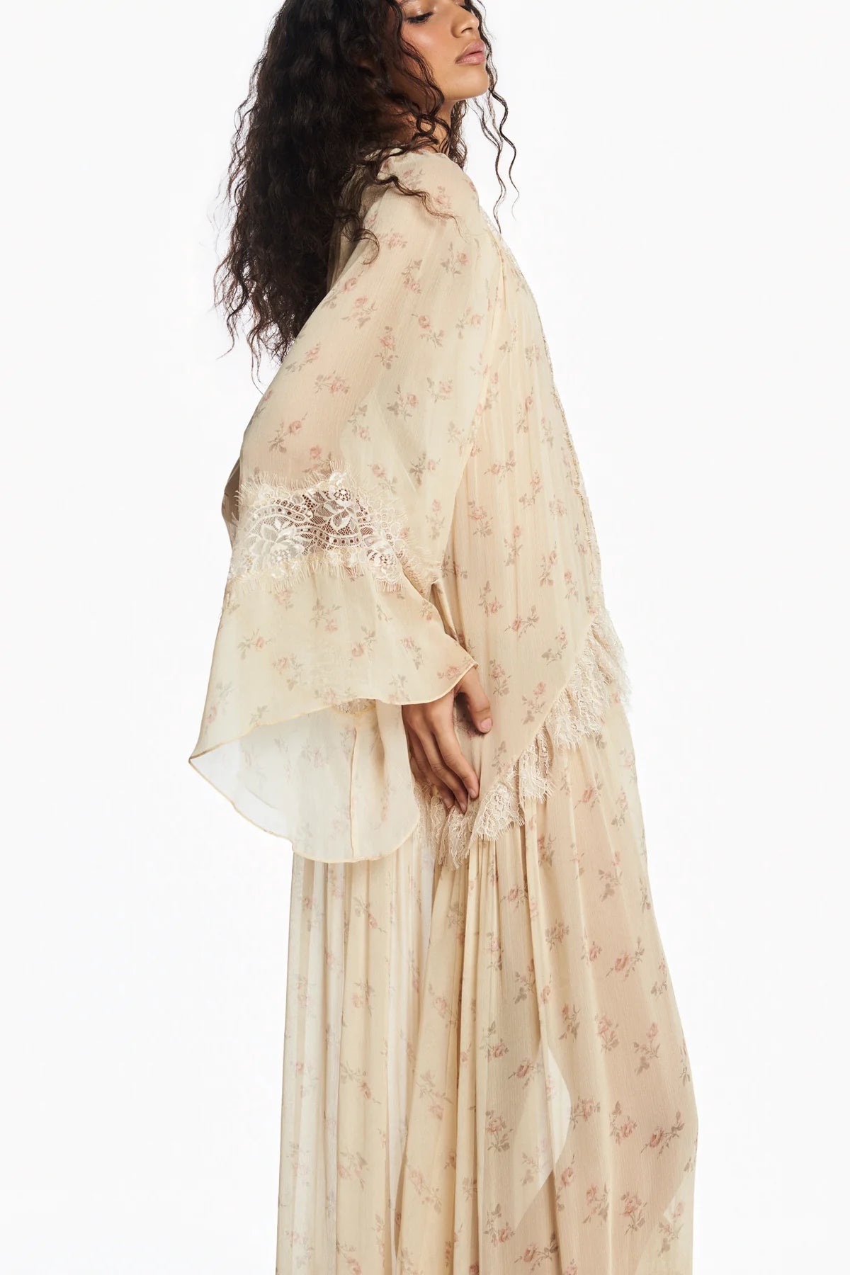 Robe Longue Fleurie en Chiffon et Dentelle